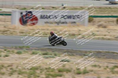 media/Apr-20-2025-AHRMA (Sun) [[393a79c373]]/Race/Group 12/Turn 4b/